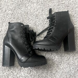 Steve Madden 7.5 super cute boots!